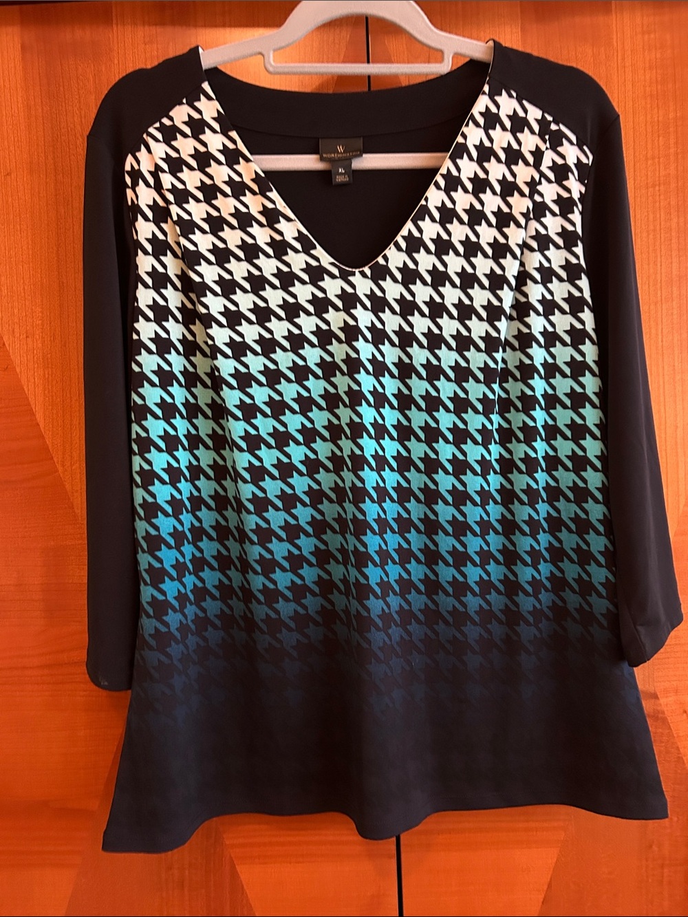 W by Worth Black & Teal Gradient Houndstooth V-Neck Tunic
